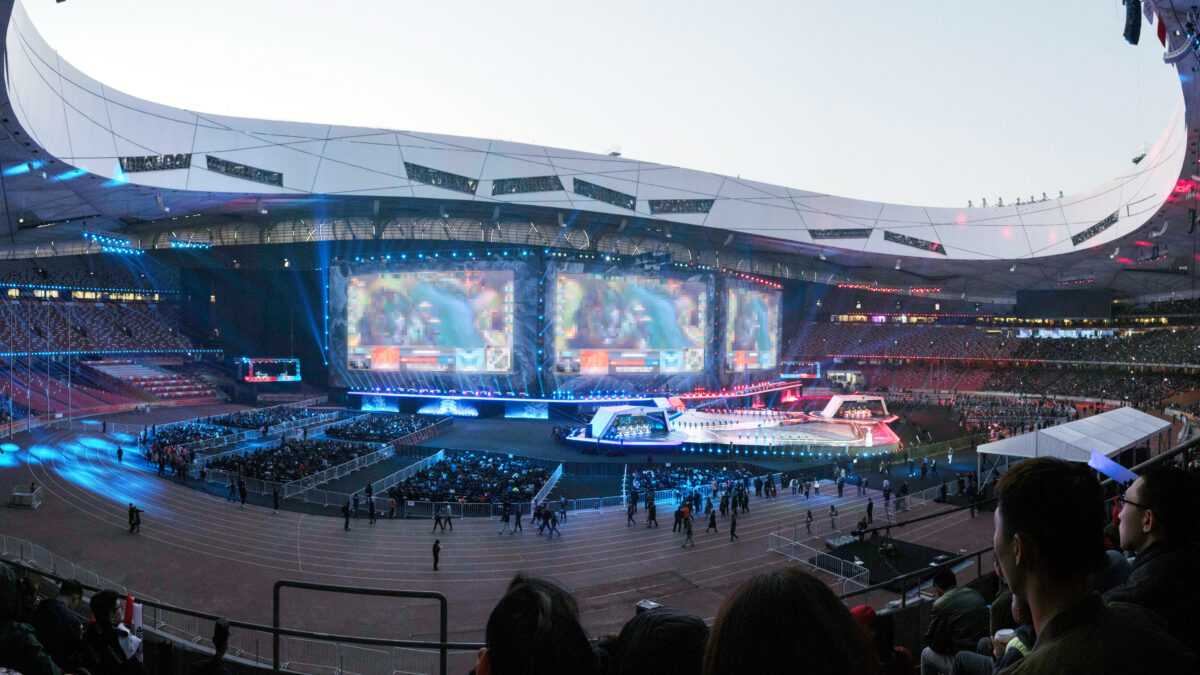 Karmine Corp pret Dplus KIA: Esports World Cup LoL fināls šodien, un abi favorīti jau izmesti