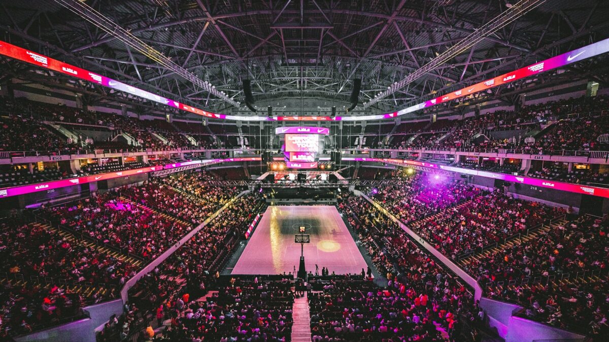 NBA 2K27 lielā atklāšana sākas šodien — noplūdes sola Vembanjamu uz vāka un 4. septembra startu
