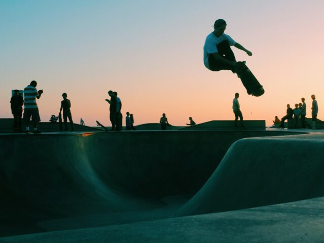 Tony Hawk’s Pro Skater 1+2 pazūd no Game Pass tieši starta dienā — vainīga mūzikas licence, ne Xbox