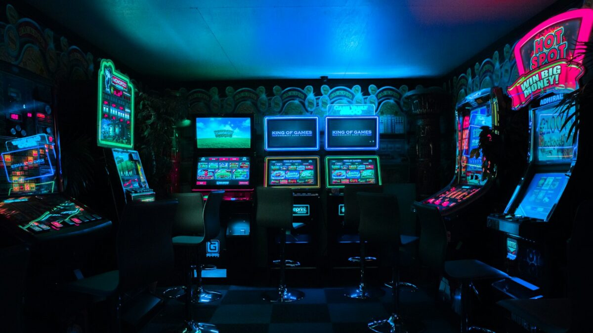 Universal pērk 10 Atari klasiķu tiesības uz filmām: Pong un Breakout gaida lielo ekrānu, bet stāsta tur nav