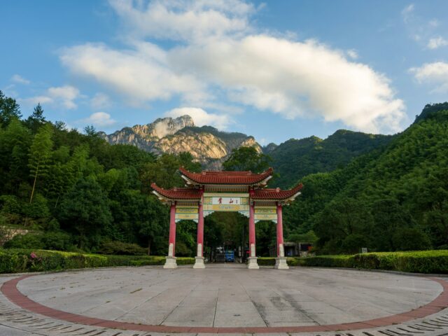 Where Winds Meet lielā 2.0 versija «Hidden Mountain» klajā 23. jūlijā — bezmaksas wuxia, kurā kalns ir viens milzu mehānisms