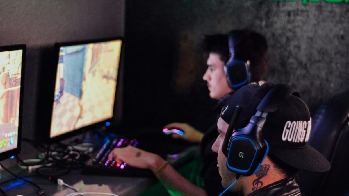 E-sports Āzijas spēlēs sadala 11 medaļu komplektus: turnīrs Japānā jau ritē, uz skatuves LoL, PUBG un Gran Turismo