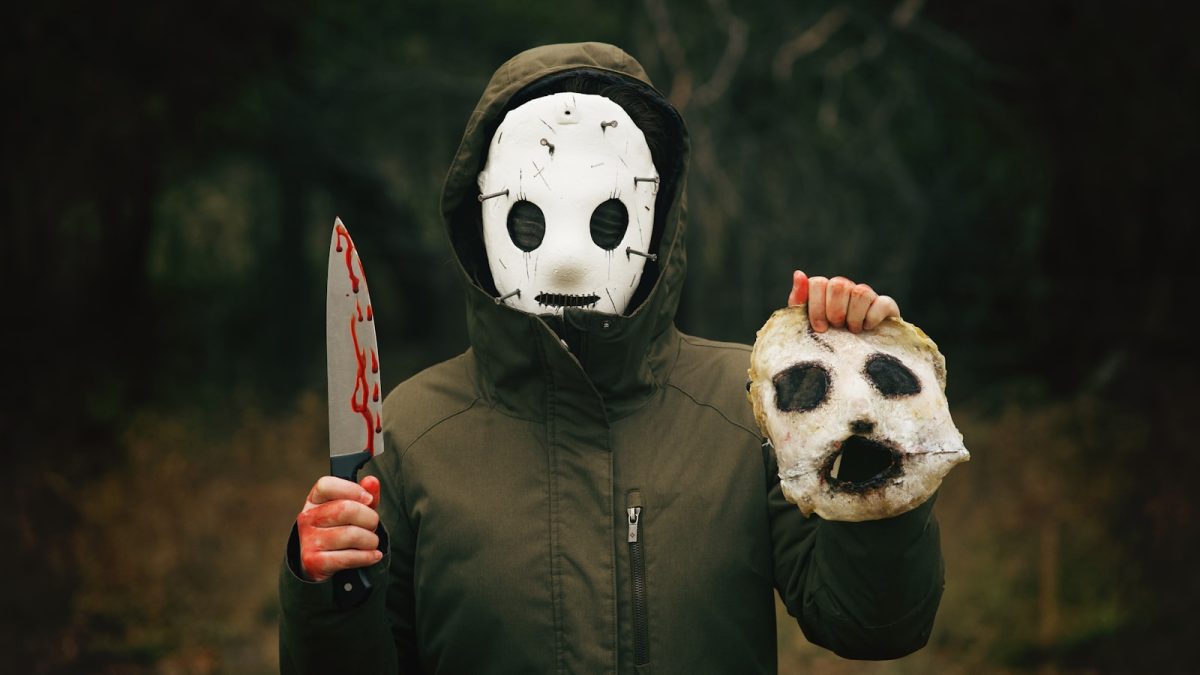 Halloween: The Game klajā 8. septembrī: 1v4 šausmas ar Maiklu Mērsu, ko startā bremzē kļūdas un negodīgi mači