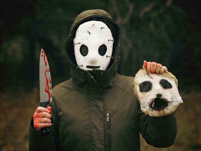Halloween: The Game klajā 8. septembrī: 1v4 šausmas ar Maiklu Mērsu, ko startā bremzē kļūdas un negodīgi mači